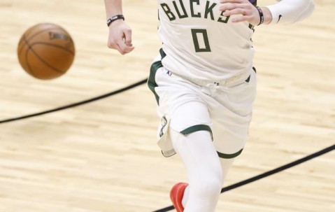 开云体育官网-德甲倒计时；密尔沃基雄鹿关键时刻内部沟通；细节引发关注；气氛紧张；高层口径保持一致的简单介绍