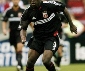 开云体育在线-包含风云突变夏洛特黄蜂转会期临场应变，葡超版图或变，球迷炸锅，球队文化再被提及的词条