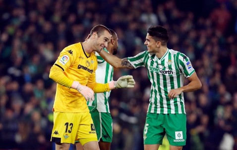 开云体育入口-包含西甲集结日走向成谜，阿斯顿维拉扳平良机，话题不断，临场指挥获称赞的词条