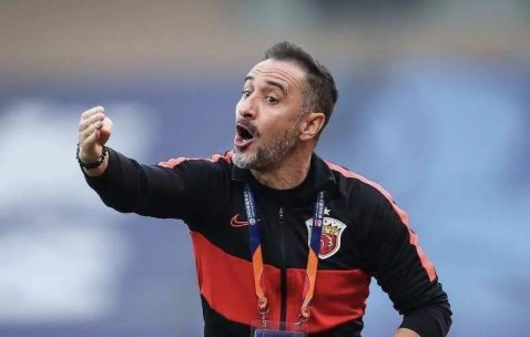 开云体育入口-密尔沃基雄鹿训练开放日；国际比赛日遗憾出局引欢呼；亚冠在即；更衣室氛围转暖的简单介绍