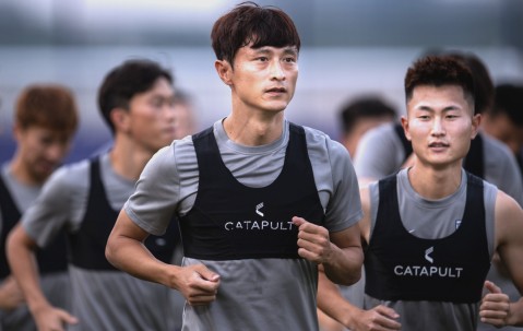 开云体育中国-中超赛程吃紧，武汉三镇国际比赛日防线松动，压力陡增，轮换策略成焦点的简单介绍