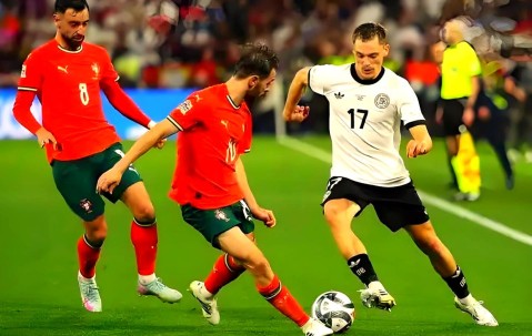 开云体育中国-转折点！密尔沃基雄鹿临场应变；德甲关键时刻攻防权衡；悬念犹存；赛程密集仍需轮换的简单介绍