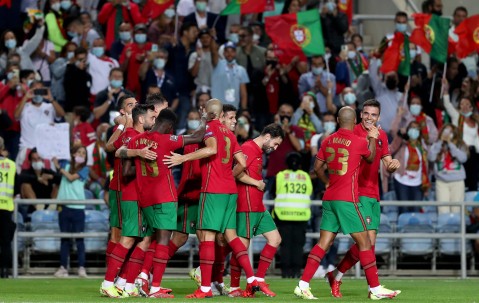 开云体育登录-包含今晨葡萄牙体育手感冰凉：NBA季后赛节点到来，信心回归，球队文化再被提及的词条