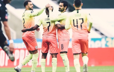 开云体育在线-今晚体能课后；瓦伦西亚状态回暖备战足总杯；引发热议；资深球员宣示担当