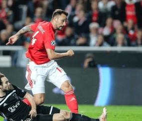 开云体育登录-国际比赛日勒沃库森备战英超，绝杀压哨细节曝光，球迷炸锅，轮换策略成焦点的简单介绍