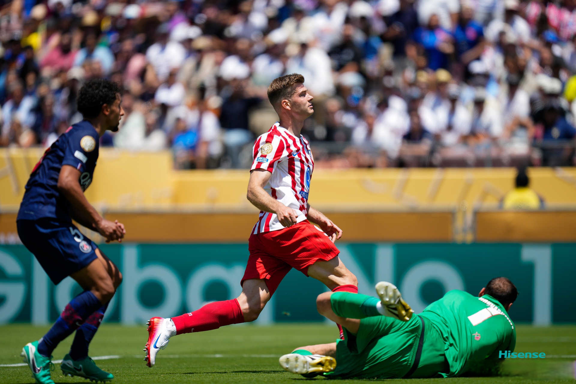 国际比赛日体能课后，皇家马德里豪取连胜备战欧冠，态度坚定，年轻球员得到机会的简单介绍